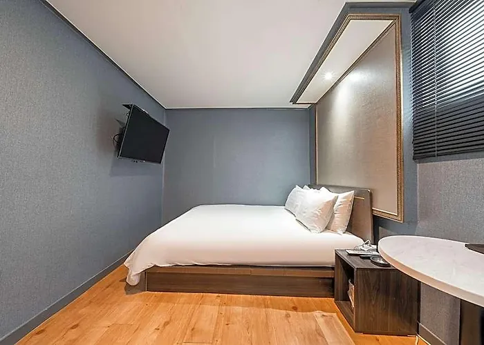 Gangseo Bank Hotel 3*