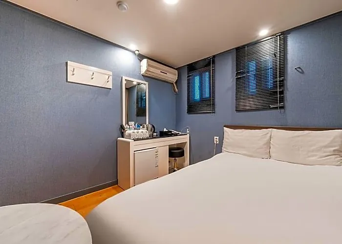 Gangseo Bank Hotel 3*