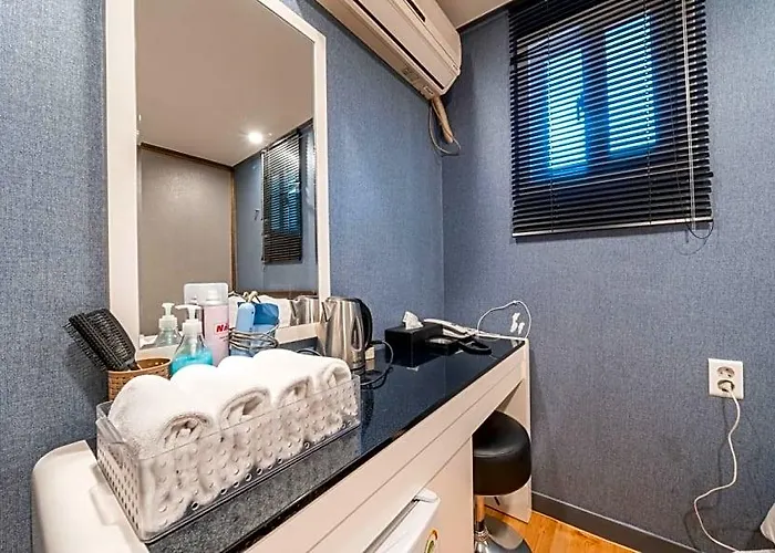 Gangseo Bank 3*